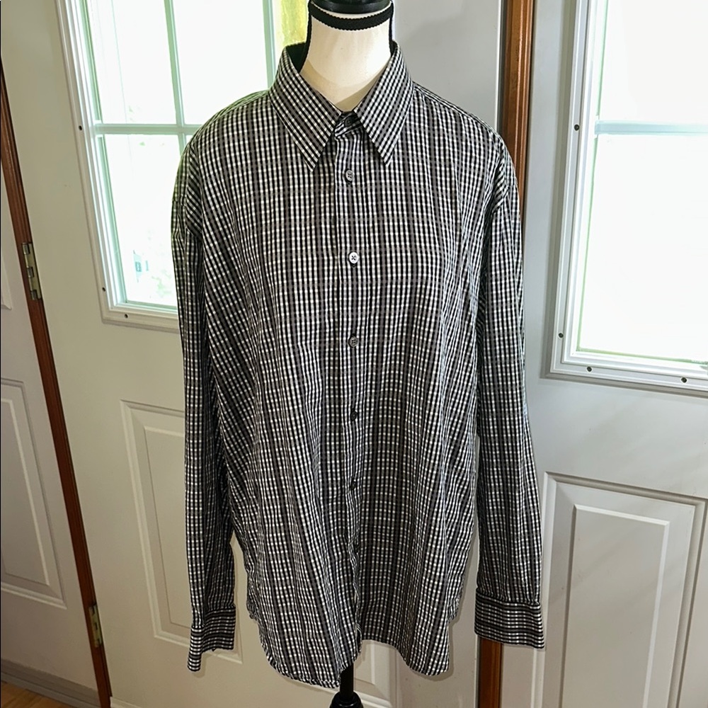 Distinction Men's Black, Grey and White Plaid Shirt